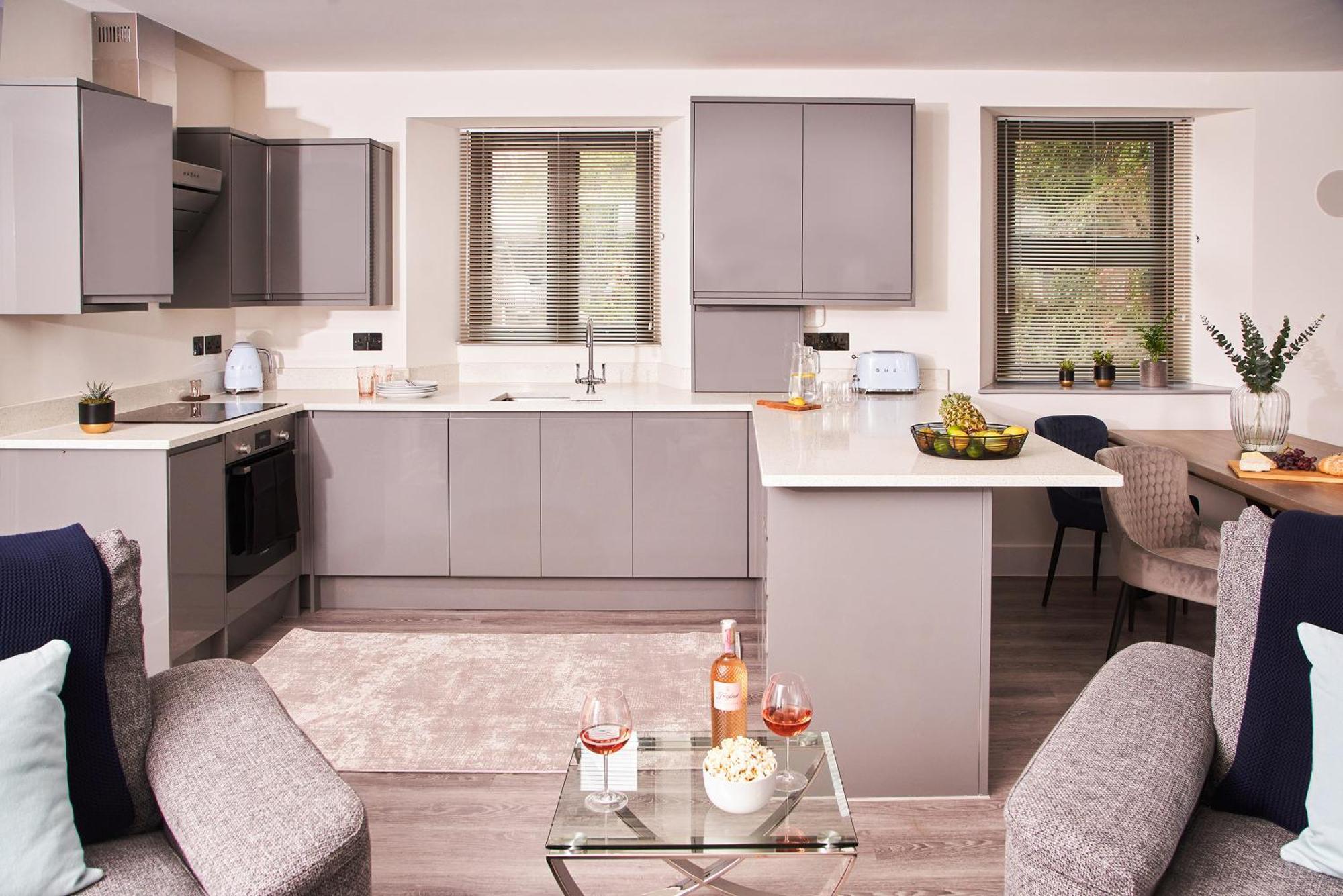 Harbour Breeze - Contemporary Waterside Bolthole On Torquay'S Iconic Marina Apartment Exterior photo
